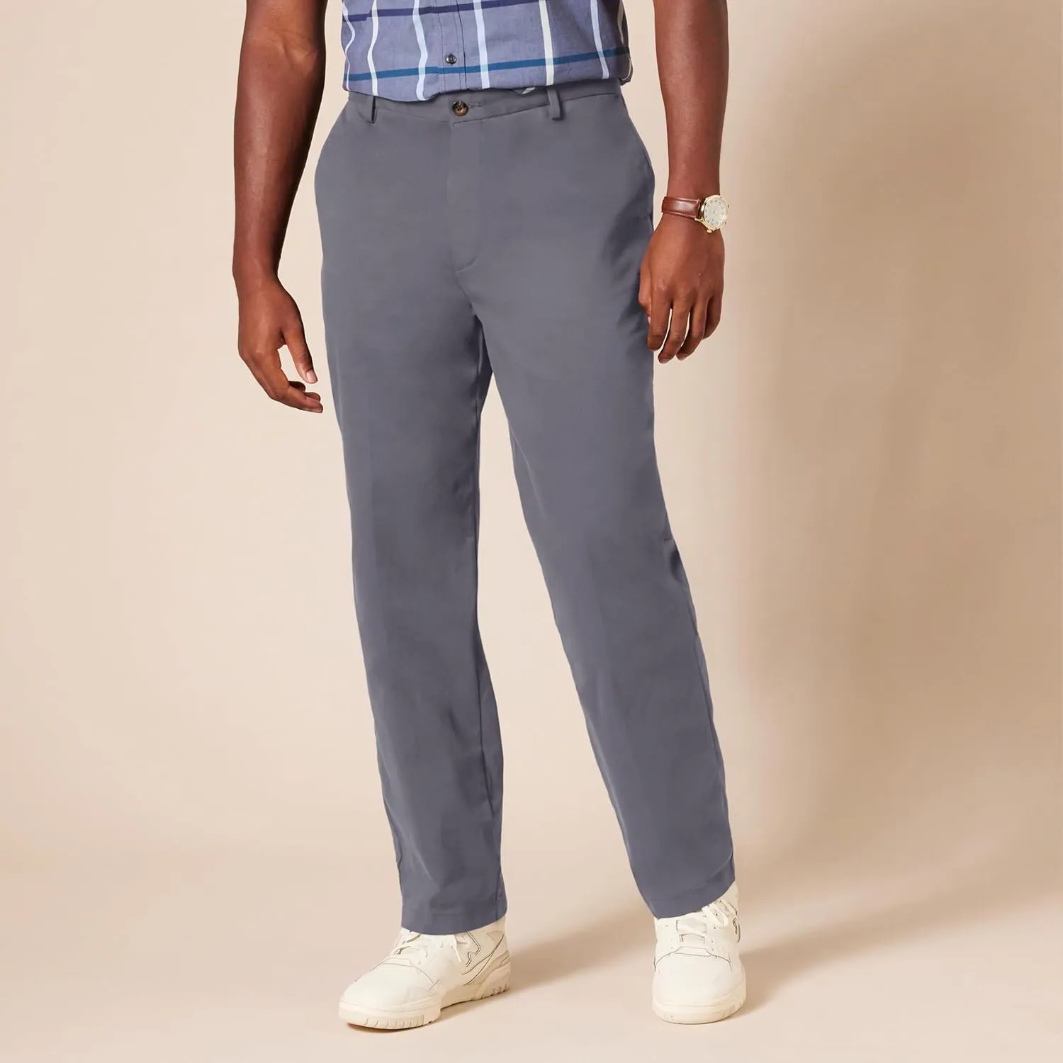 Amazon Essentials Men's Classic-Fit Wrinkle-Resistant Flat-Front Chino Pant (Available in Big & Tall)
