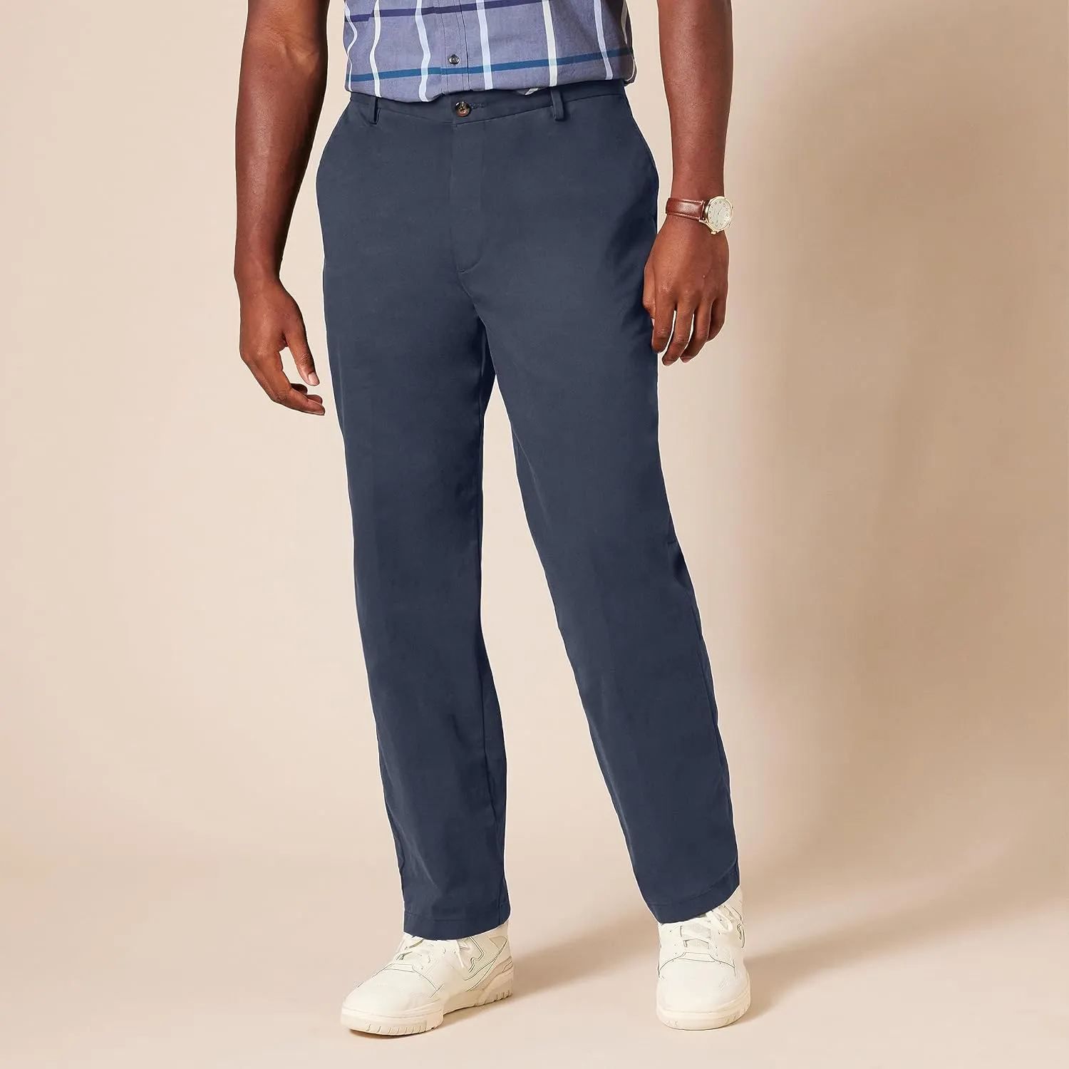 Amazon Essentials Men's Classic-Fit Wrinkle-Resistant Flat-Front Chino Pant (Available in Big & Tall)