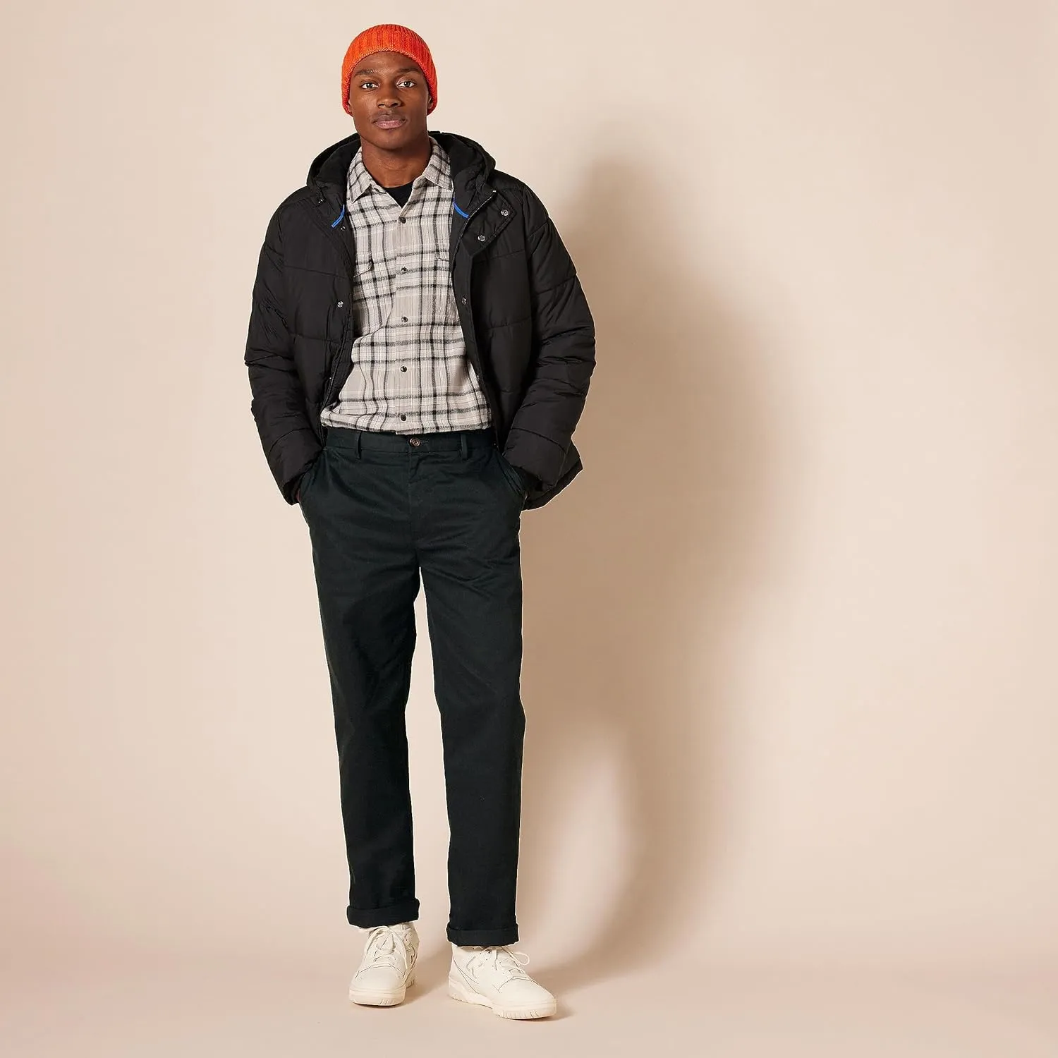 Amazon Essentials Men's Classic-Fit Wrinkle-Resistant Flat-Front Chino Pant (Available in Big & Tall)
