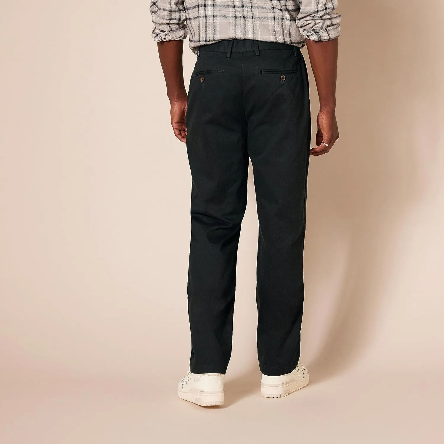 Amazon Essentials Men's Classic-Fit Wrinkle-Resistant Flat-Front Chino Pant (Available in Big & Tall)