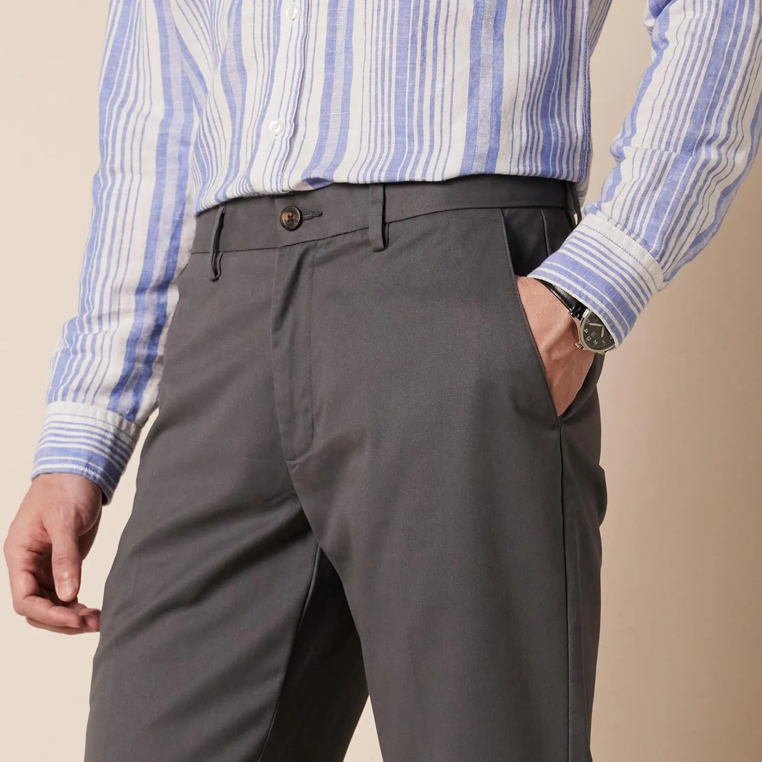 Amazon Essentials Men's Straight-Fit Wrinkle-Resistant Flat-Front Chino Pant