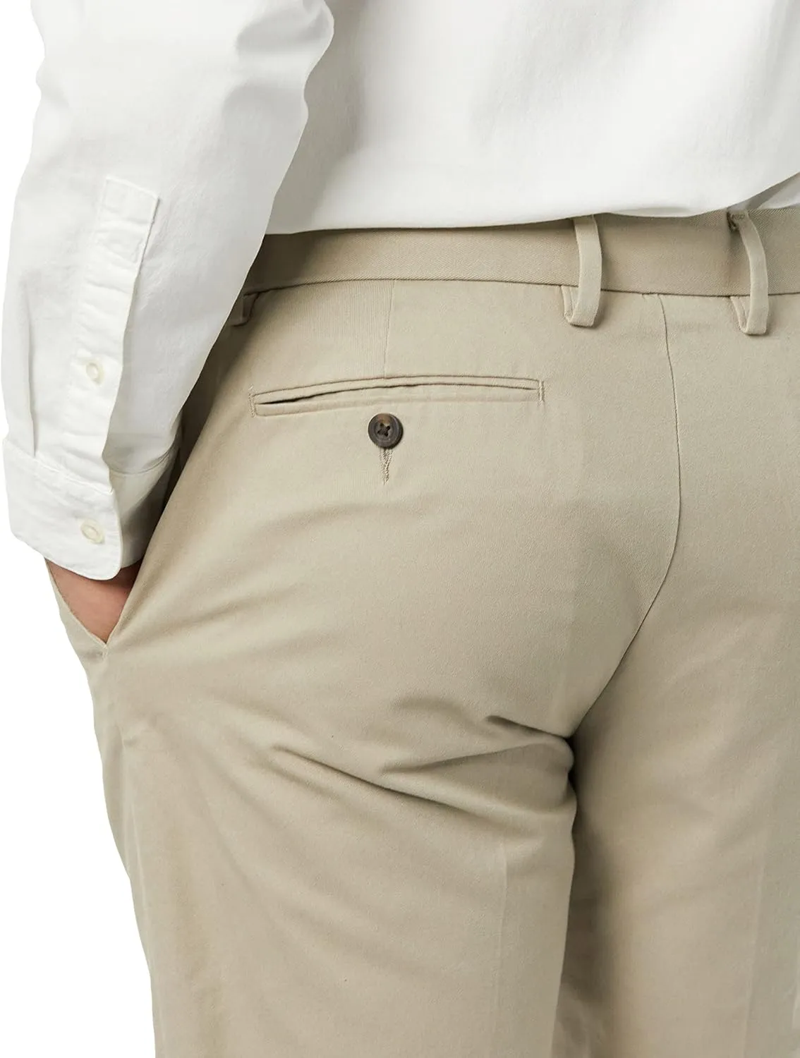 Amazon Essentials Men's Straight-Fit Wrinkle-Resistant Flat-Front Chino Pant