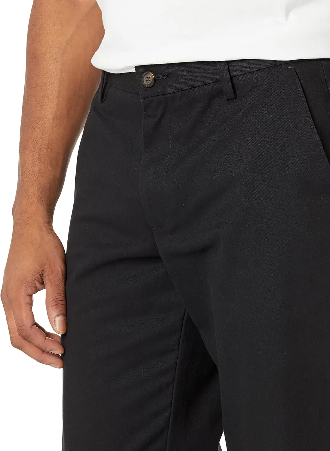 Amazon Essentials Men's Straight-Fit Wrinkle-Resistant Flat-Front Chino Pant