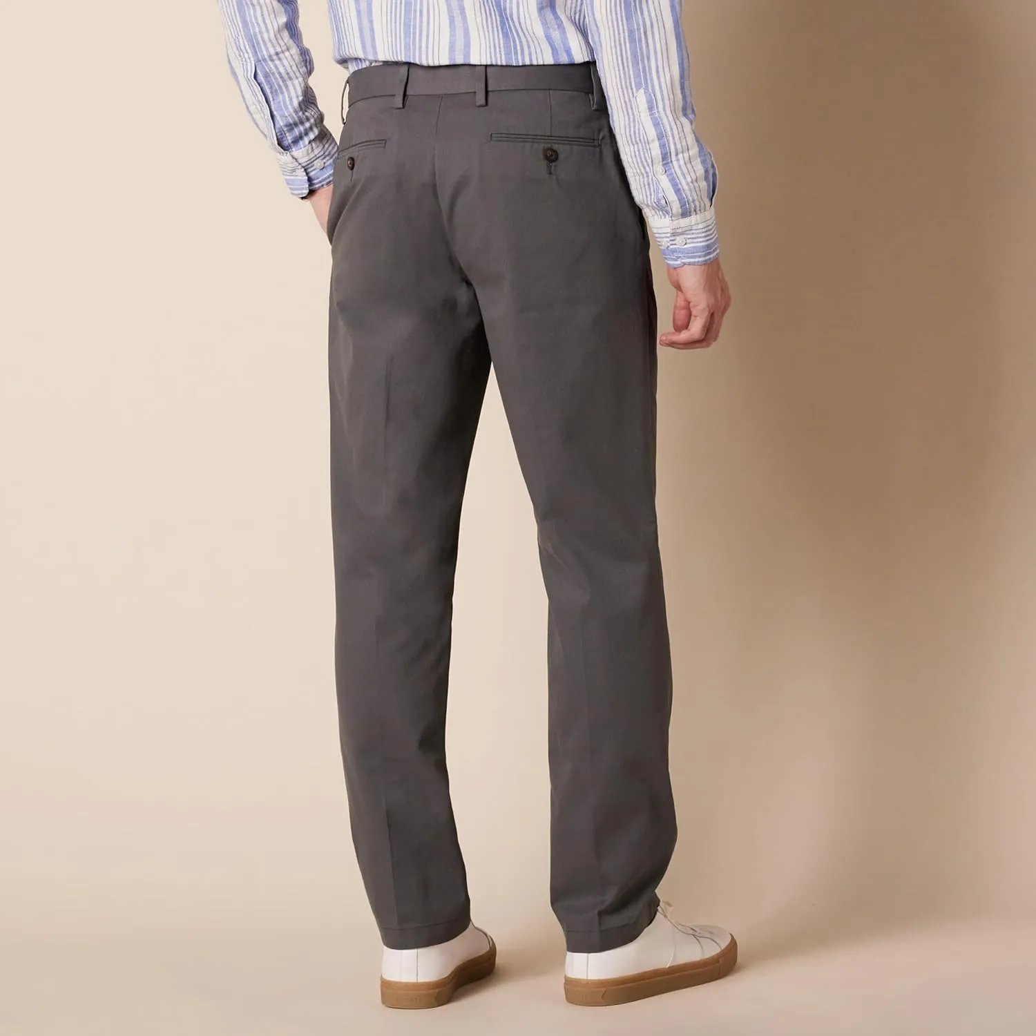 Amazon Essentials Men's Straight-Fit Wrinkle-Resistant Flat-Front Chino Pant
