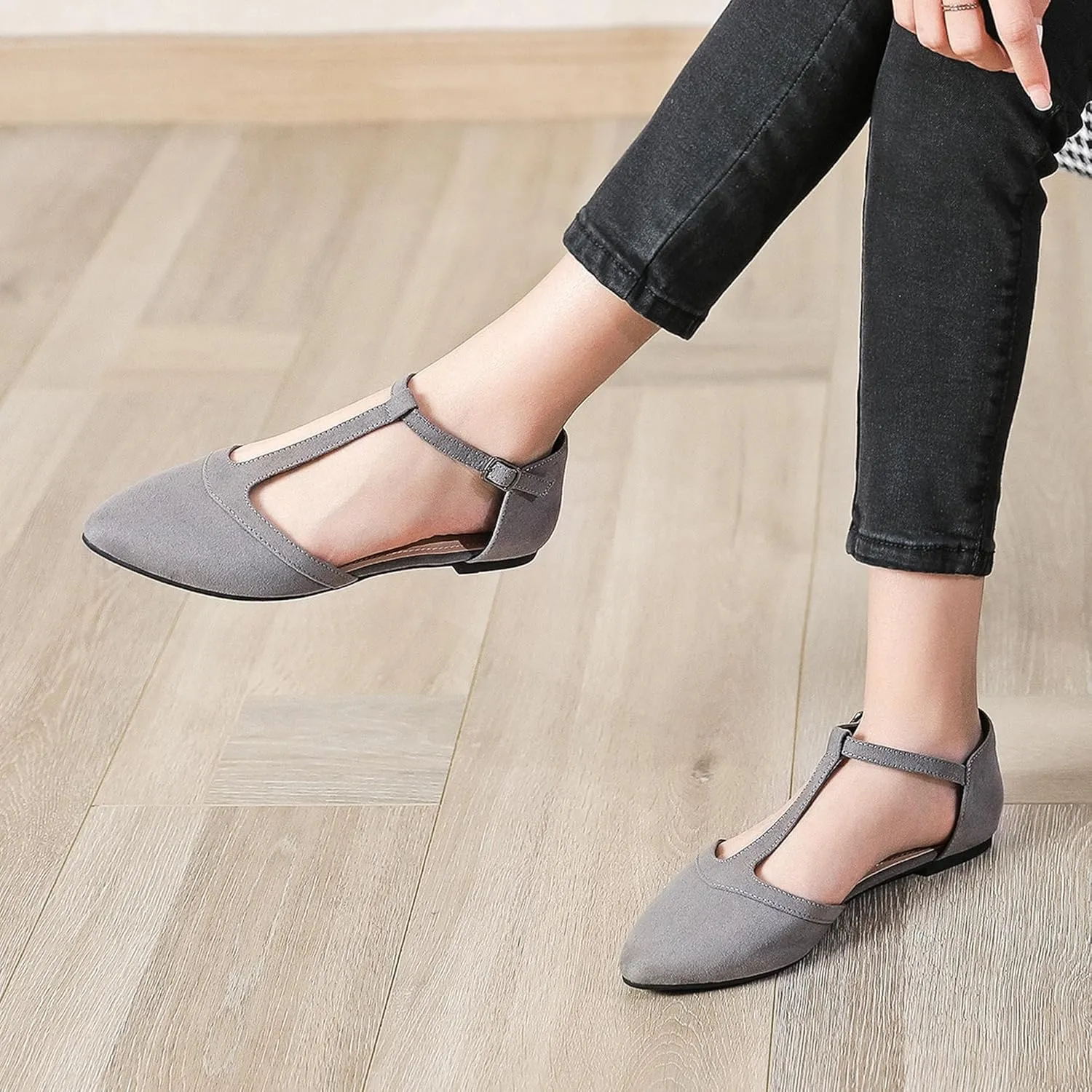 Ataiwee Women's Wide Flat Shoes - Pointed Ladies T-Strap Adjustable Summer Shoes.