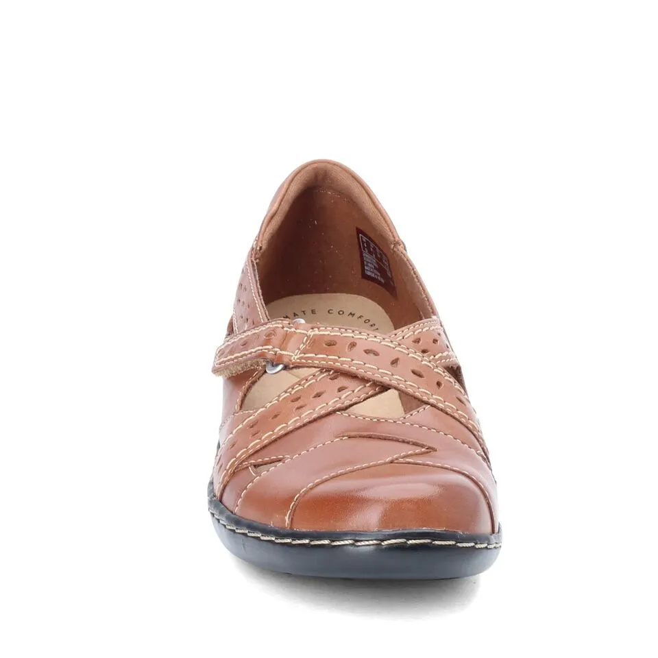 Clarks Women's Ashland Spin Q Tan