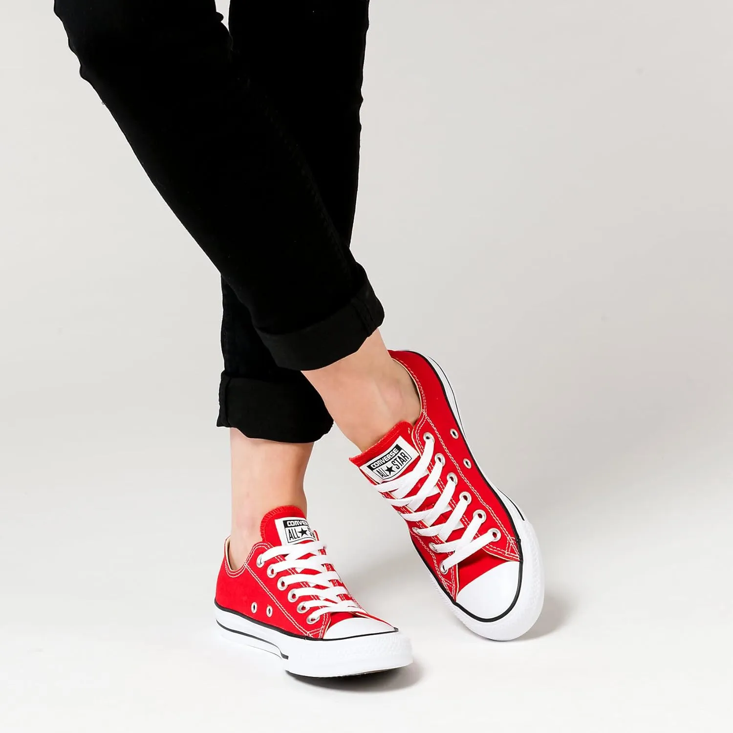 Converse Unisex-Adult Chuck Taylor All Star Low Top (International Version) Sneaker, 35.5 EU