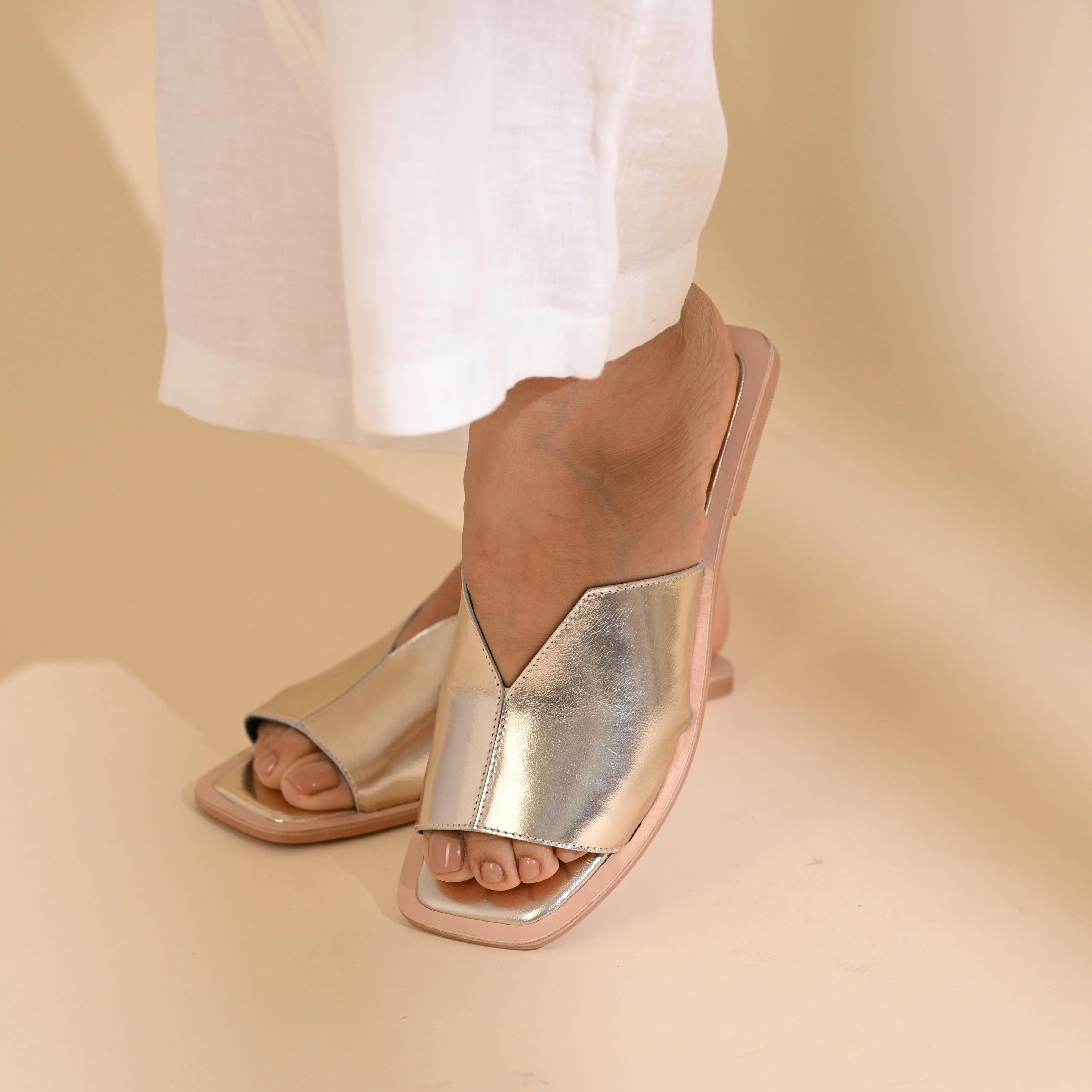 Metallic V