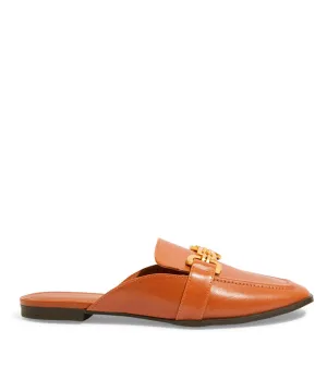 Mule Santa Lolla Bege Correntes Bico Quadrado