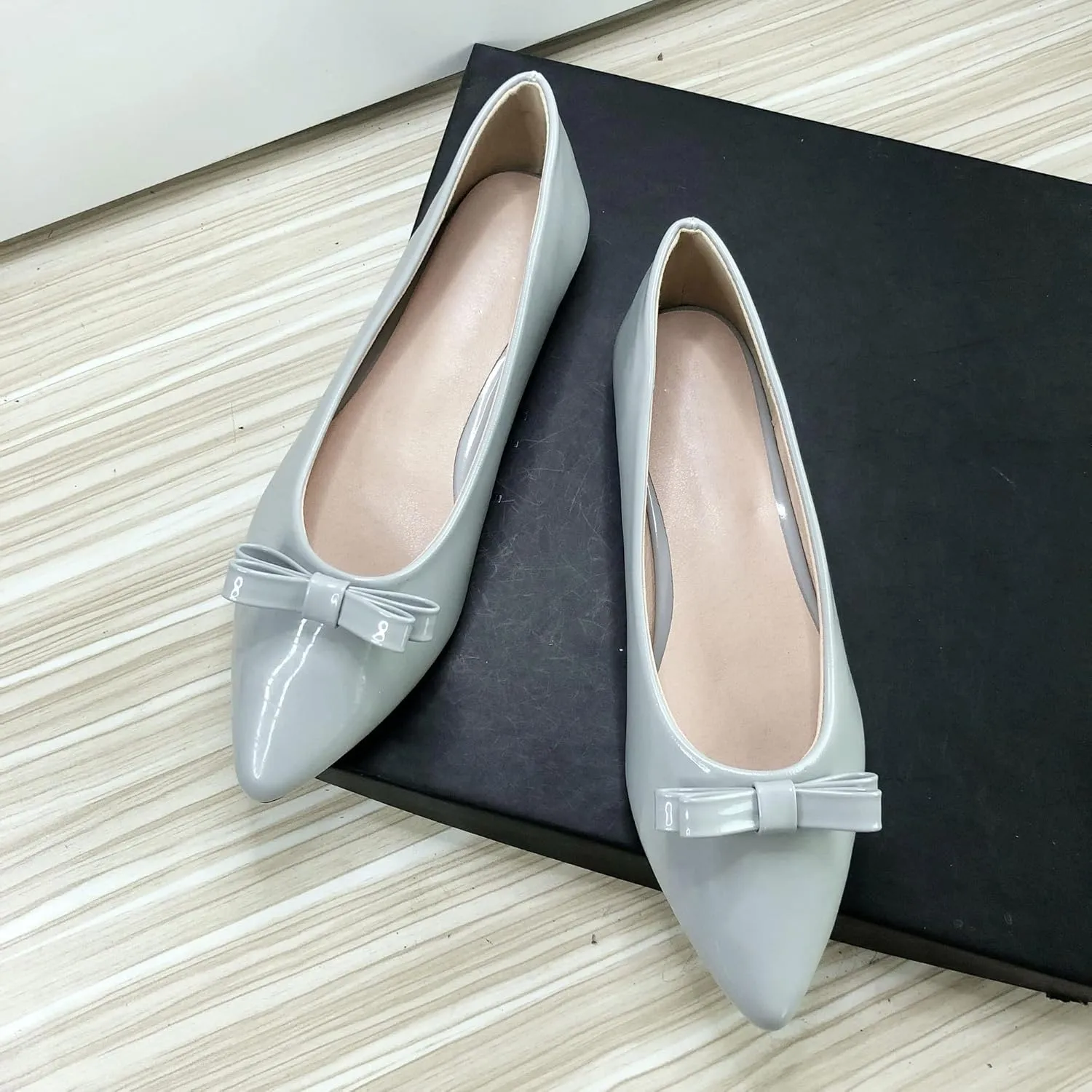 SAILING LU Casual Flat Shoes for Women Comfortable Slip-ons Loafers Women Moccasins Pointed Toe Ballerina Walking Flats Shoes Wear to Work