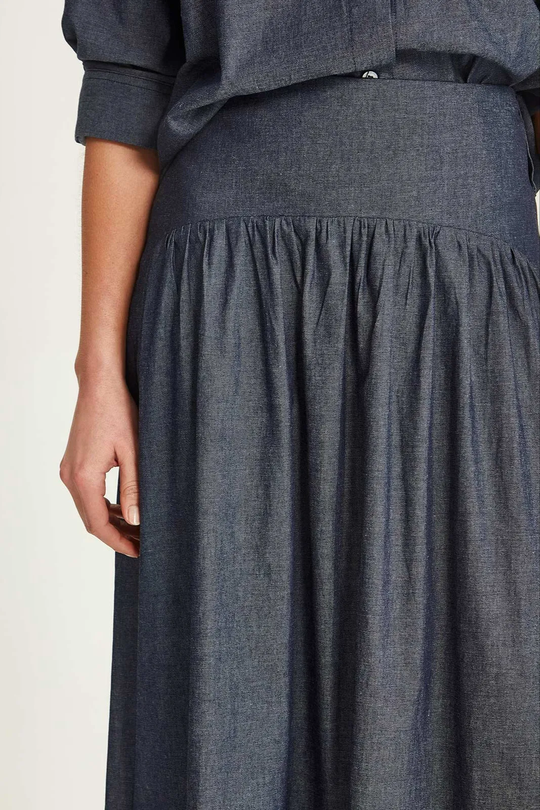 SILLS LORI CHAMBRAY SKIRT - DARK INDIGO