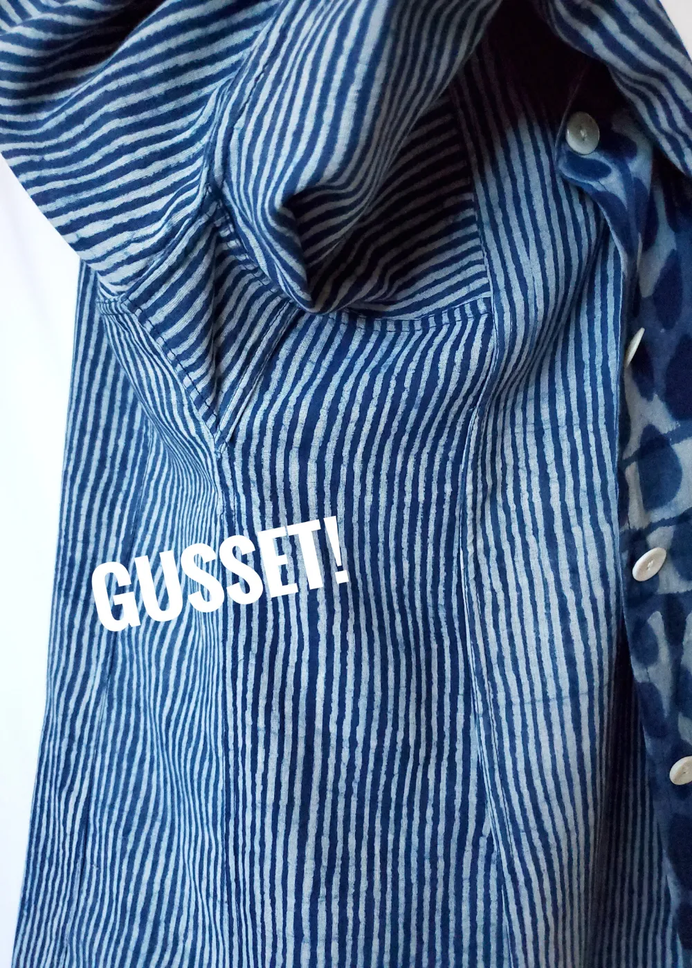 SIX BUTTON BLOUSE in INDIGO BASALT double-resist print