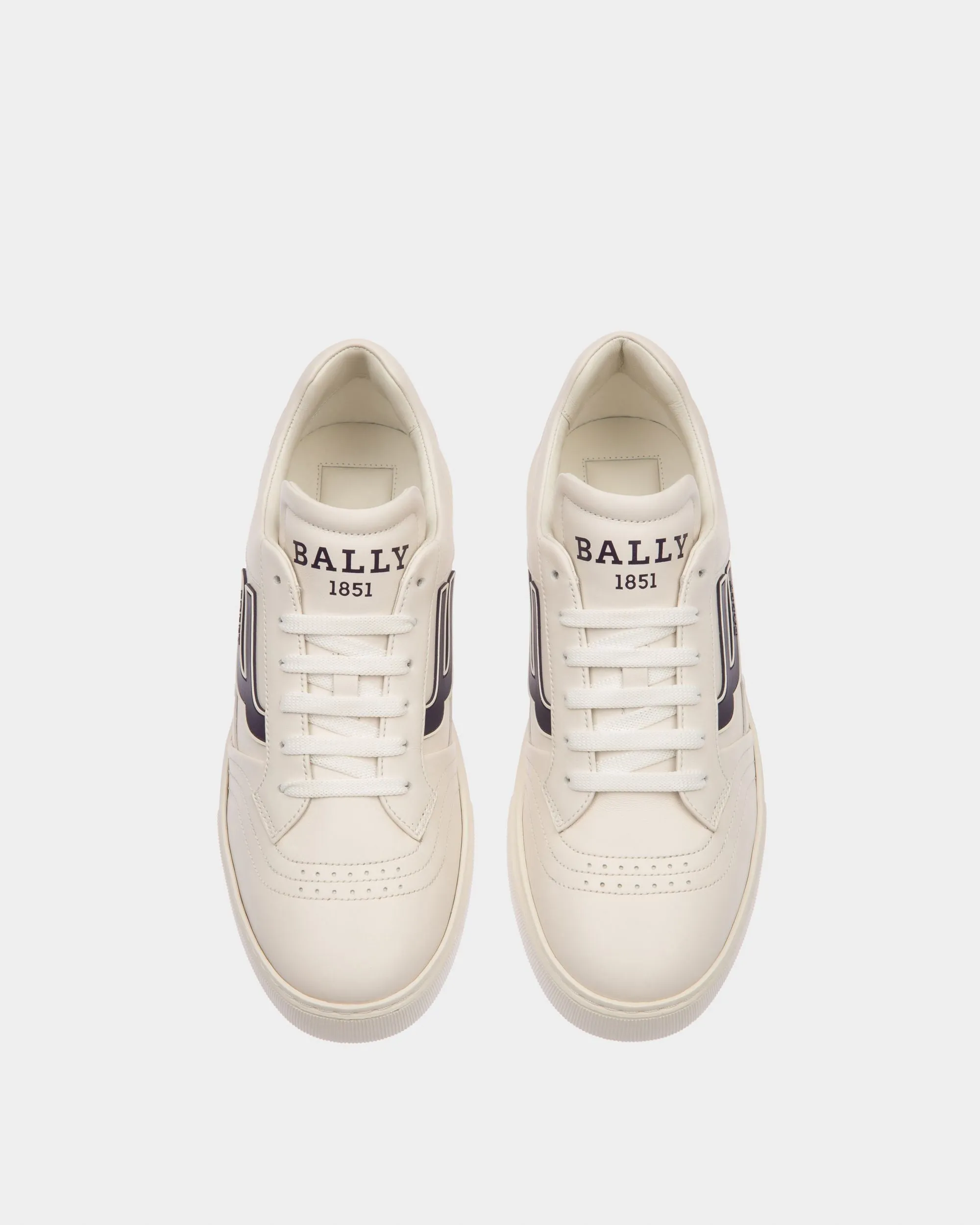 Triumph Sneakers In White And Orchid Leather