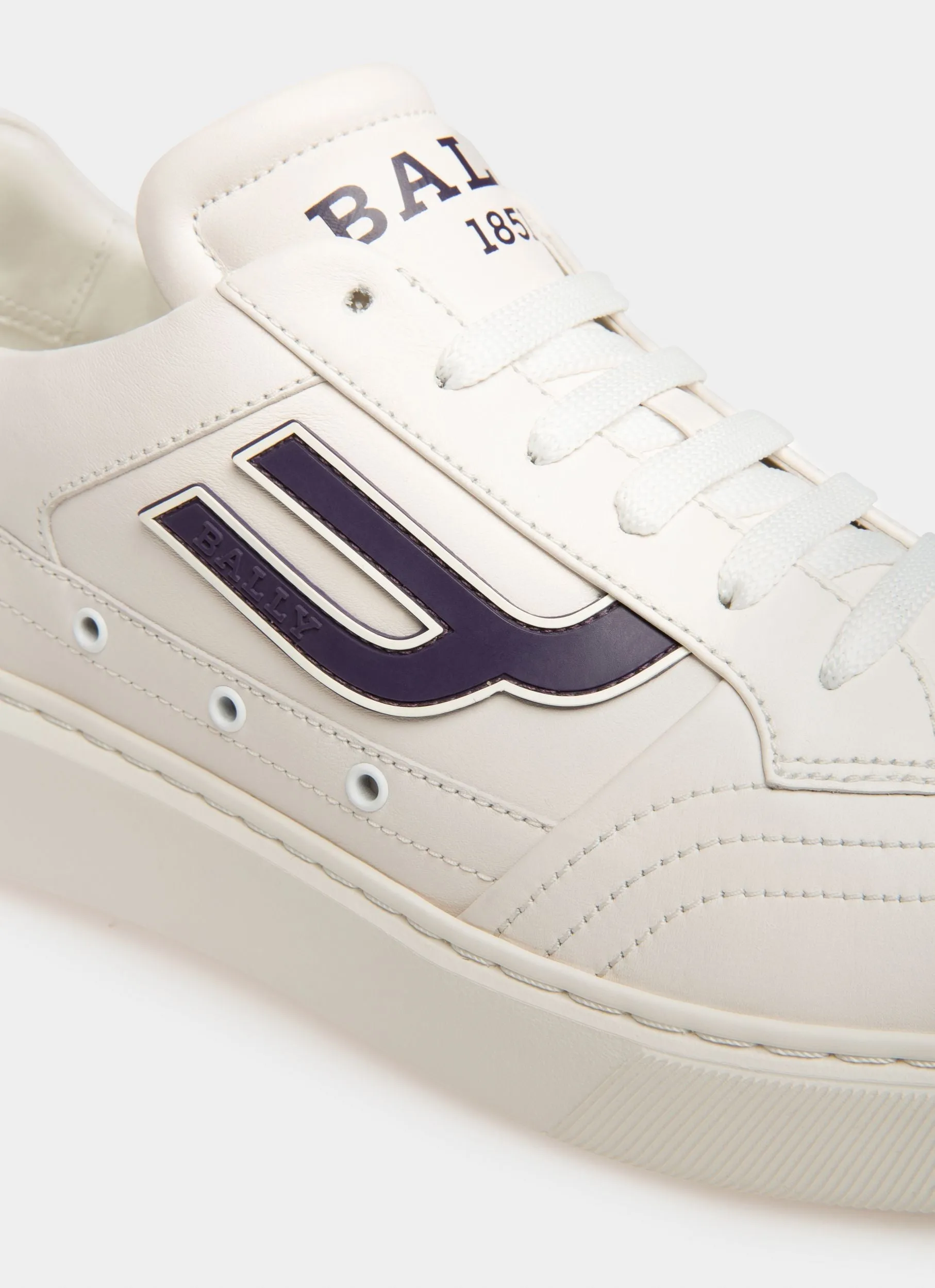 Triumph Sneakers In White And Orchid Leather